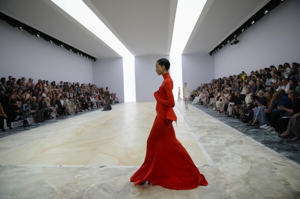 Fendi couture show 2025